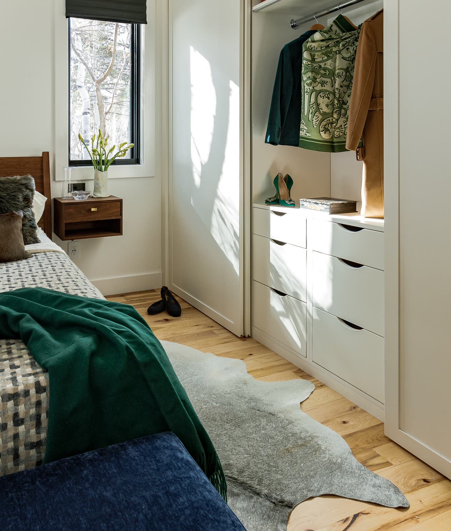 King of the Hill interior design project by Nida Risto Interiors of Jackson Wyoming features high quality materials, refined lines, and luxurious textures. 