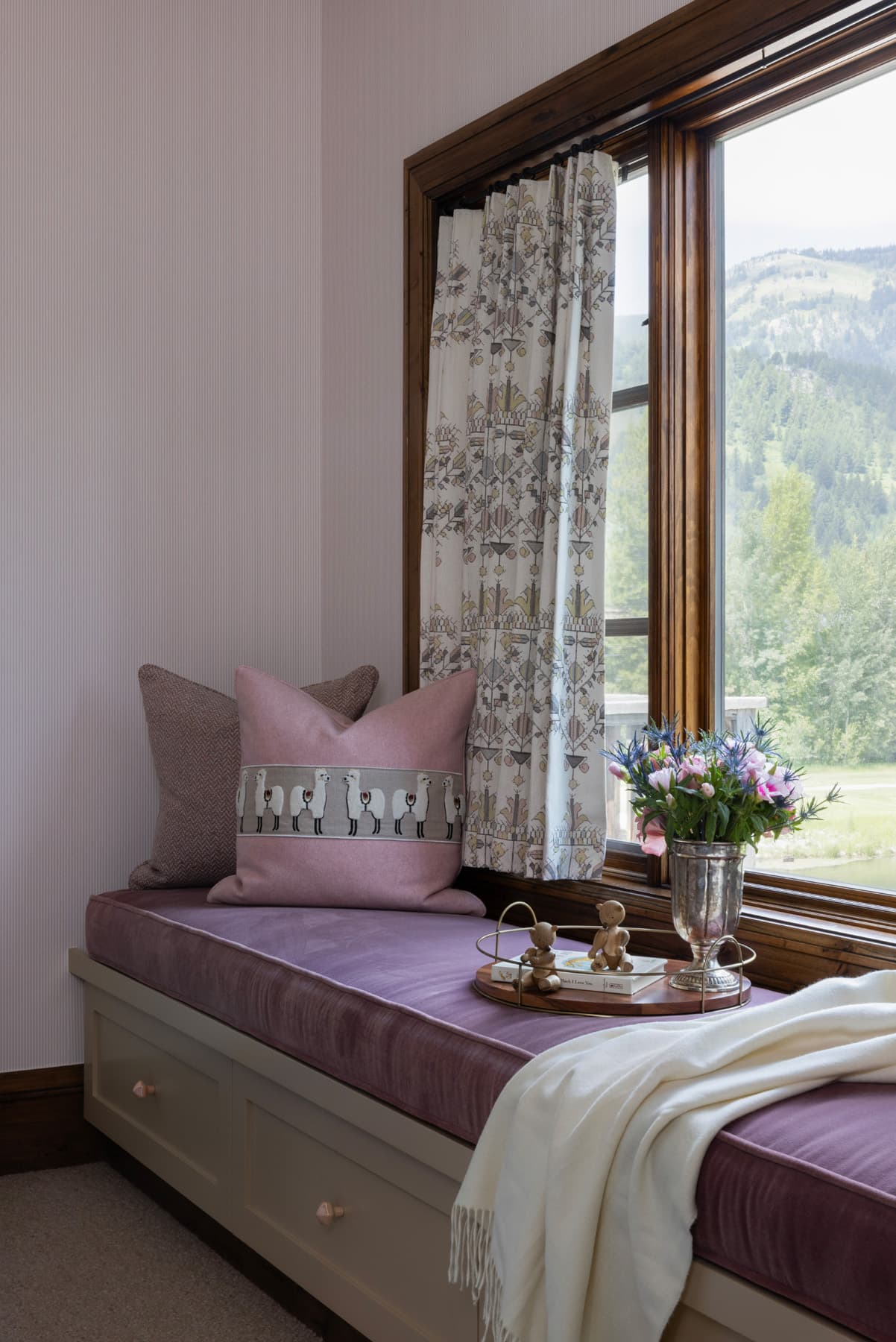 Beautiful Stonework and rustic details make the Light and Bright Interior Design Project by Nida Risto Interiors in Jackson Wyoming spectacular interior design. 