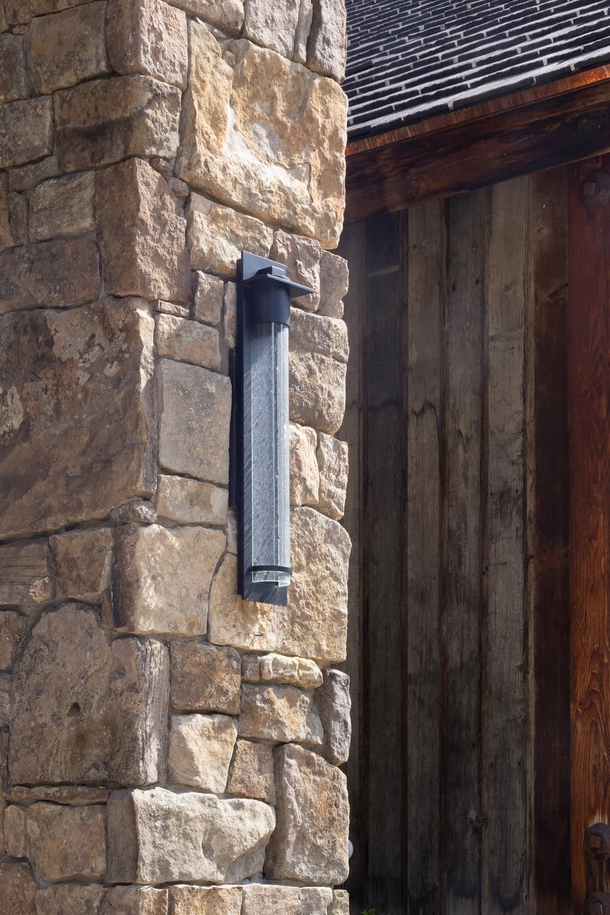 Beautiful Stonework and rustic details make the Light and Bright Interior Design Project by Nida Risto Interiors in Jackson Wyoming spectacular interior design. 