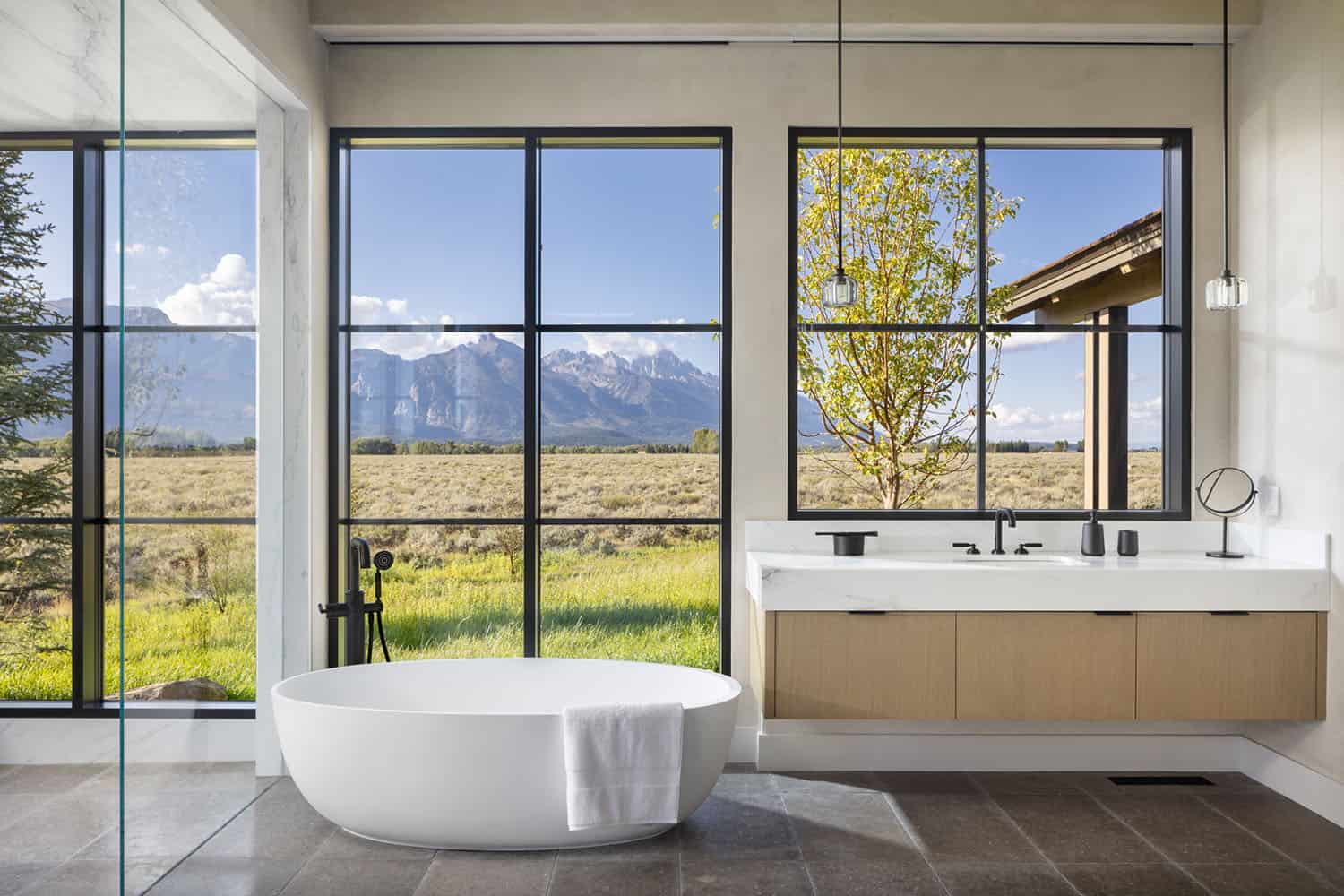 Mountain-Home-Wyoming-Bathroom-Nida-Risto