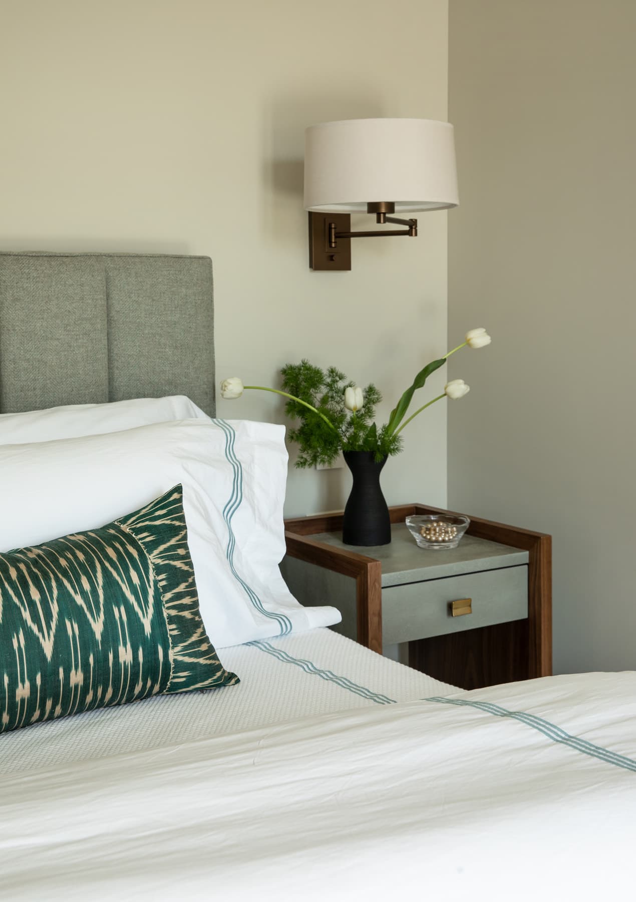 Nida Risto Interior Design in Jackson Hole designed a rustic elegance in the River Bend Project in Snake River Sporting Club in Jackson Wyoming.