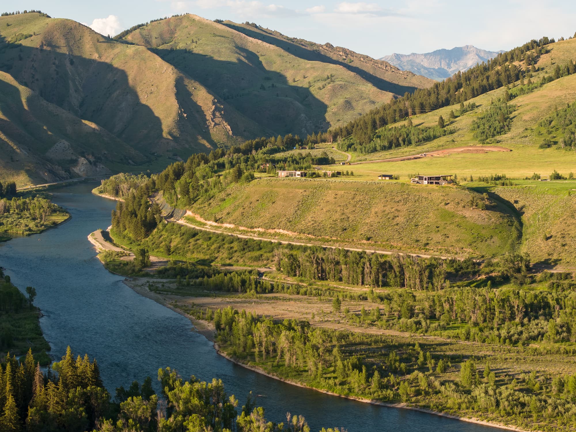 Nida Risto Interior Design in Jackson Hole designed a rustic elegance in the River Bend Project in Snake River Sporting Club in Jackson Wyoming.