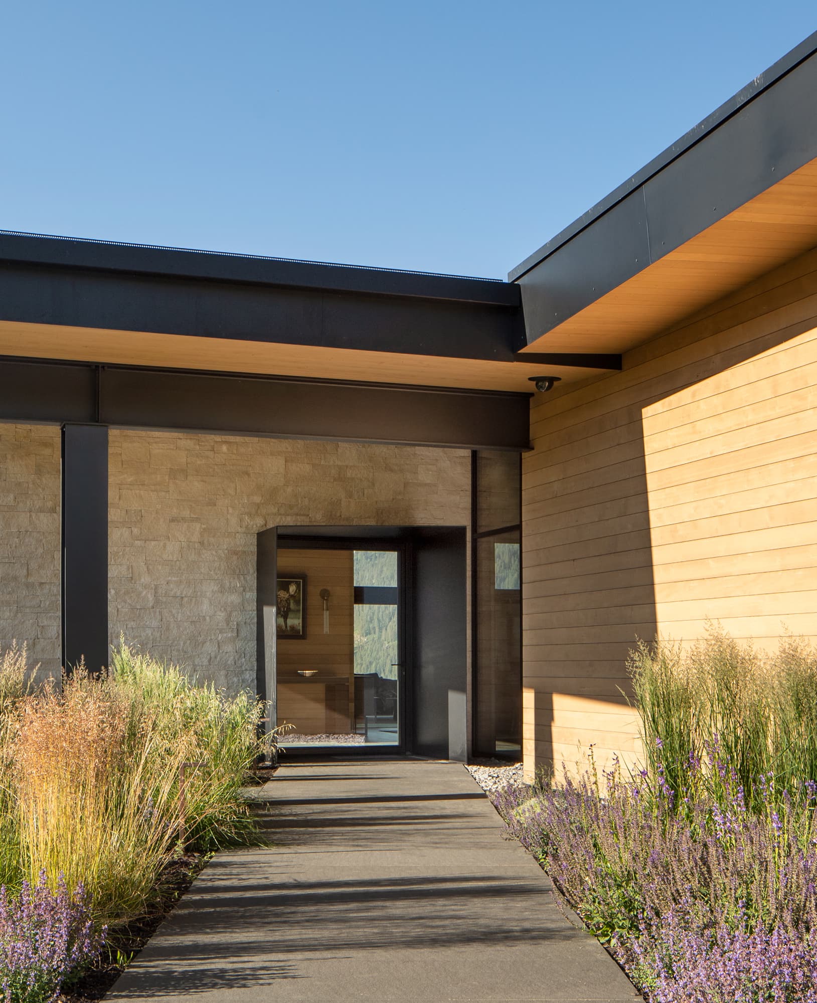 Nida Risto Interior Design in Jackson Hole designed a rustic elegance in the River Bend Project in Snake River Sporting Club in Jackson Wyoming.