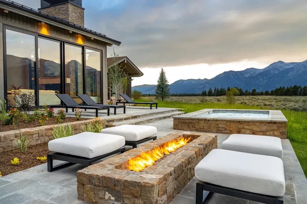 Starfall_Estate_Arden_Oksanen