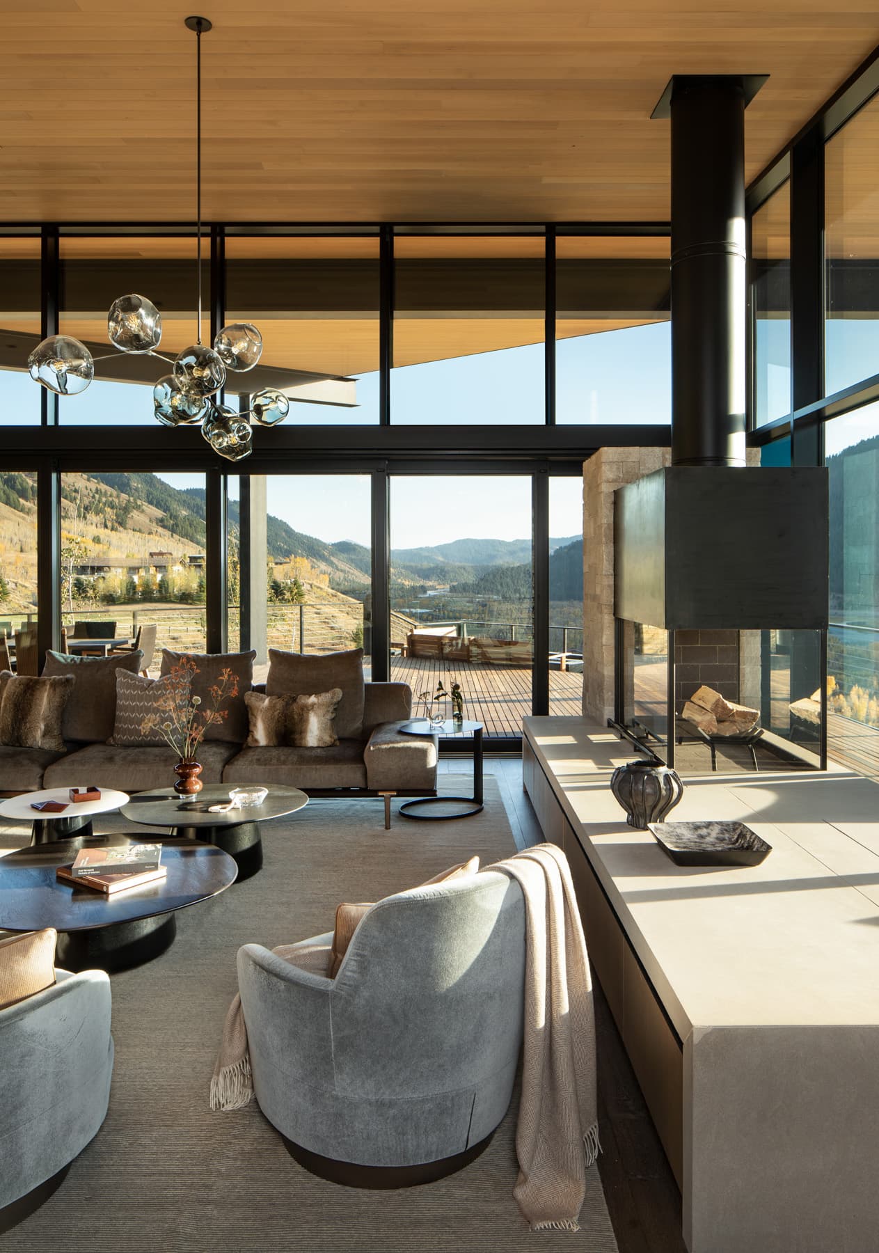 Nida Risto Interior Design in Jackson Hole designed a rustic elegance in the River Bend Project in Snake River Sporting Club in Jackson Wyoming.