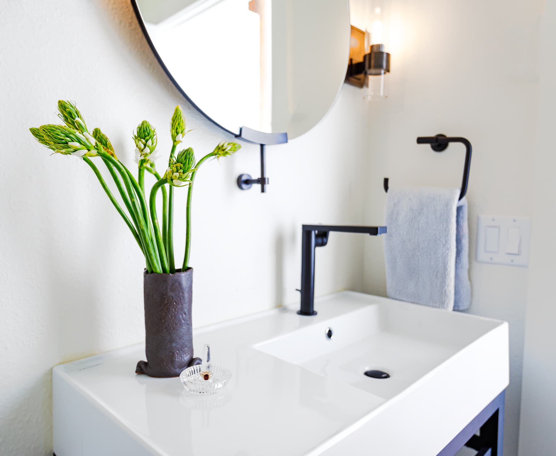 Wood and Whiskey Interior Design project in Jackson Wyoming embraces the tension of dark and light to create beautiful details in this rustic modern interior design project.